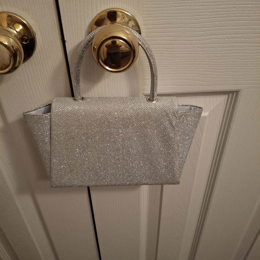 Silver Purse - Picture 2 of 4